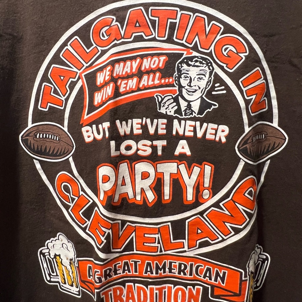 3X Cleveland Browns tshirt worn one time, great condition. calling Browns fans